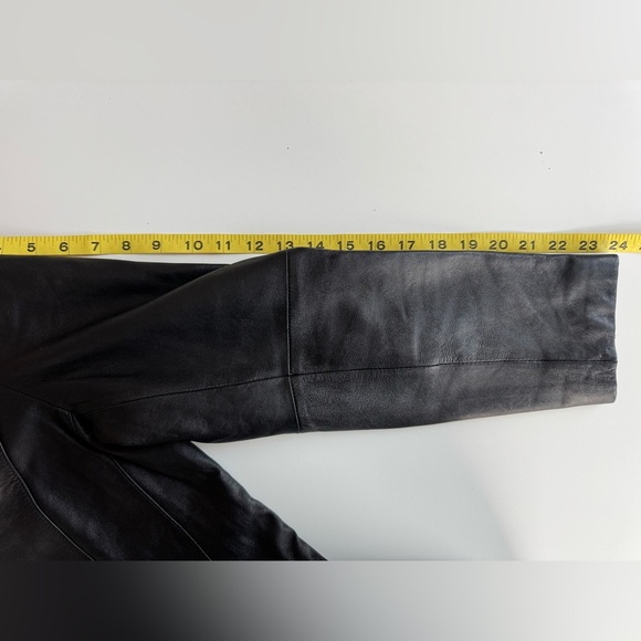 Vintage 90s Y2K Wilson’s Black Leather Button Down Coat Jacket Size M - Picture 3 of 13